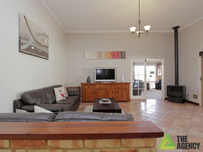 13 The Crest, Canning Vale WA 6155