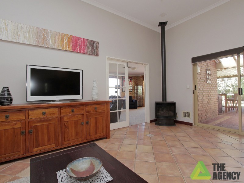 13 The Crest, Canning Vale WA 6155