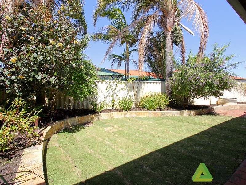 13 The Crest, Canning Vale WA 6155