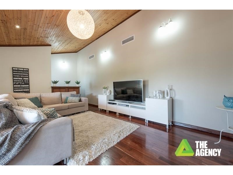 5 Macintosh Rise, Duncraig WA 6023