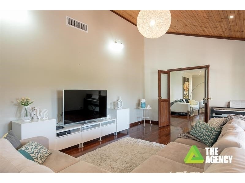 5 Macintosh Rise, Duncraig WA 6023