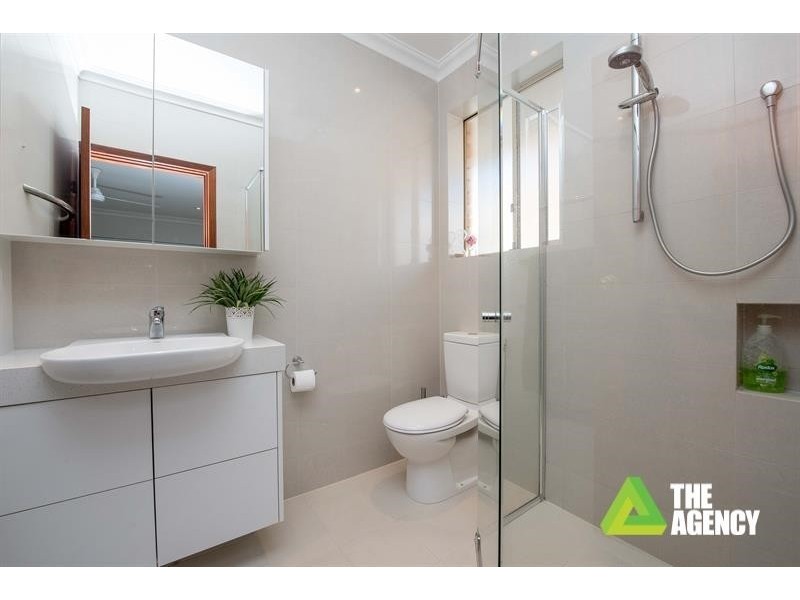 5 Macintosh Rise, Duncraig WA 6023