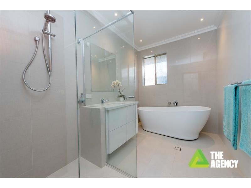 5 Macintosh Rise, Duncraig WA 6023