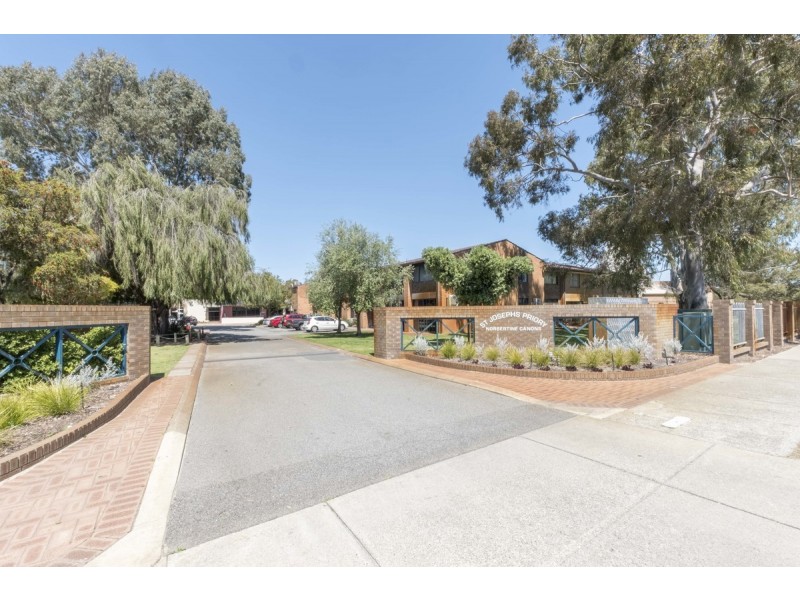 122 Railway Parade, Queens Park WA 6107