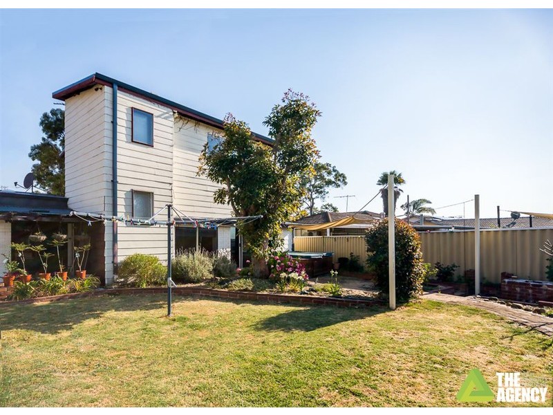 19 Amberton Avenue, Girrawheen WA 6064