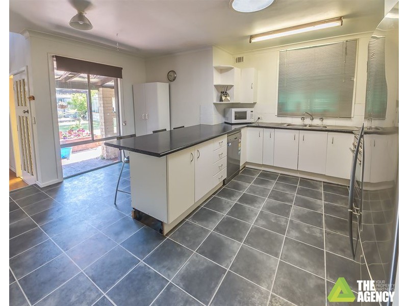 19 Amberton Avenue, Girrawheen WA 6064