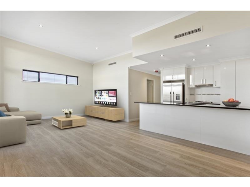 12/99 Bordeaux Lane, Ellenbrook WA 6069