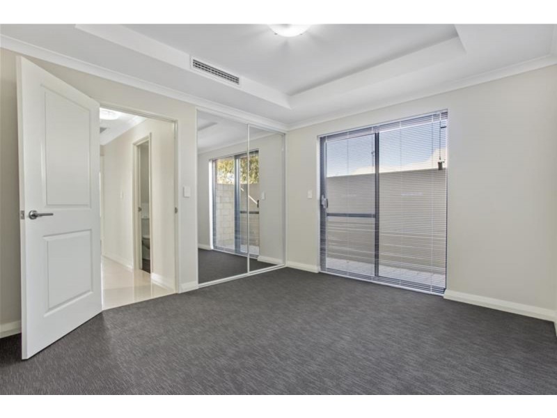 12/99 Bordeaux Lane, Ellenbrook WA 6069