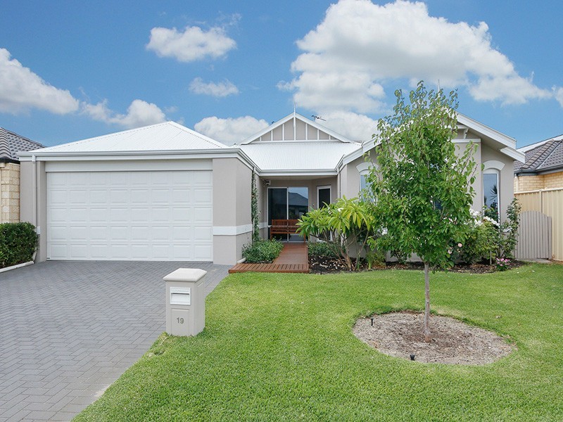 19 Castanet Drive, Madeley WA 6065
