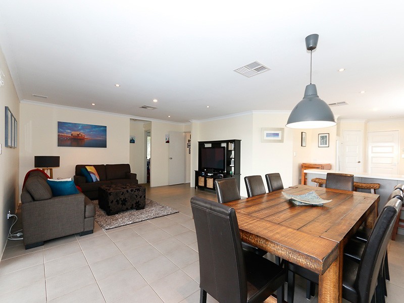 19 Castanet Drive, Madeley WA 6065