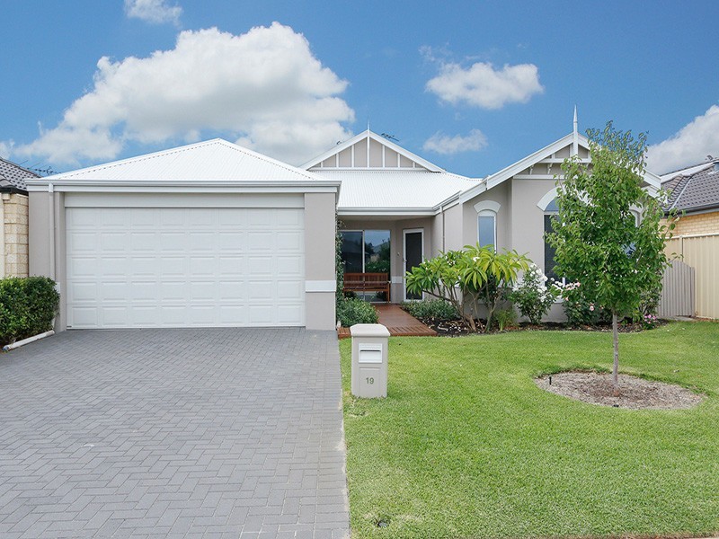 19 Castanet Drive, Madeley WA 6065