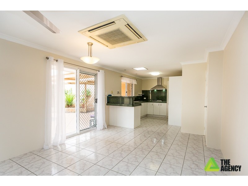 11 Diviney Court, Parkwood WA 6147