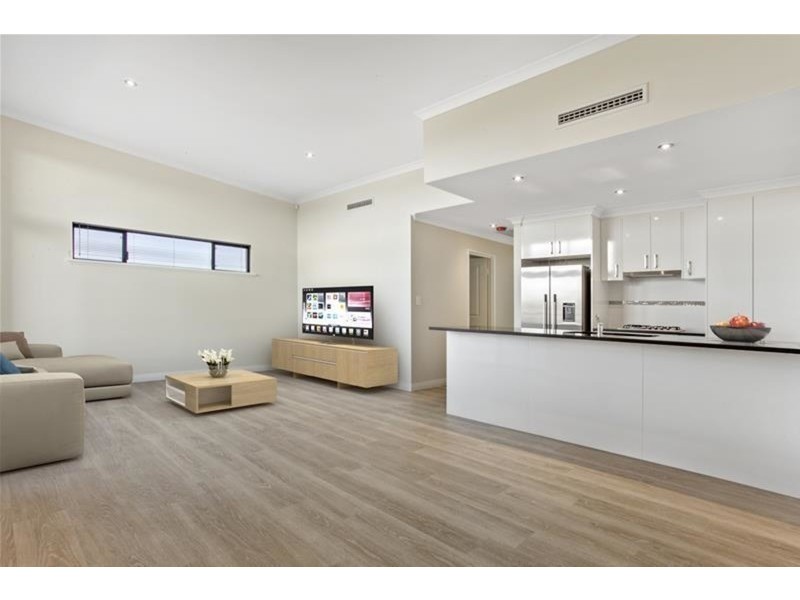 2/99 Bordeaux Parade, Ellenbrook WA 6069