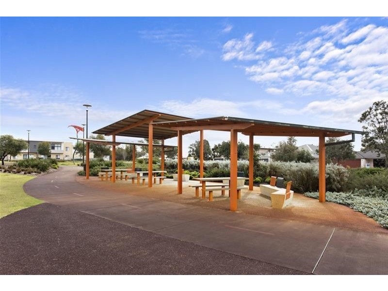 2/99 Bordeaux Parade, Ellenbrook WA 6069