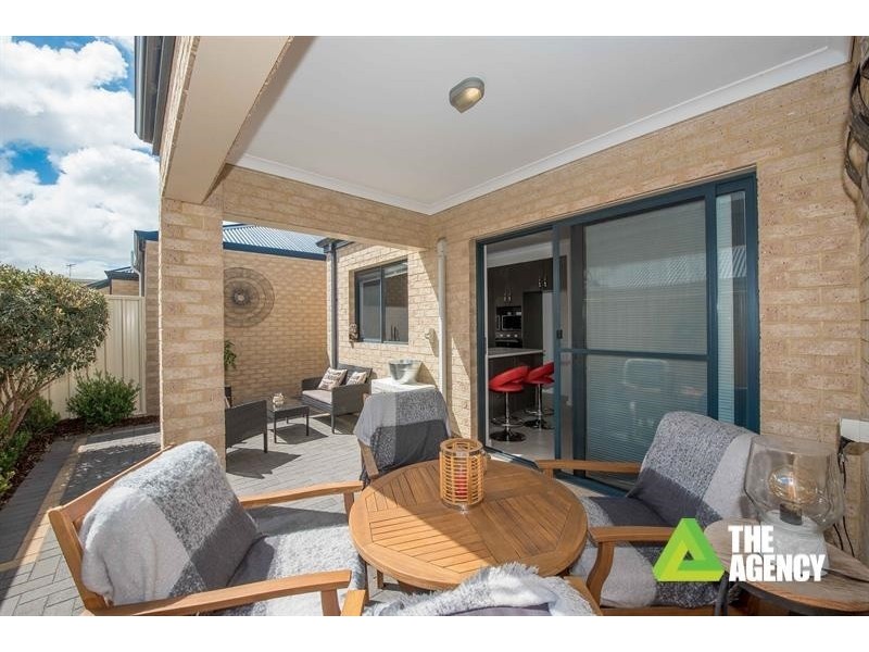 5 Laila Turn, Madeley WA 6065