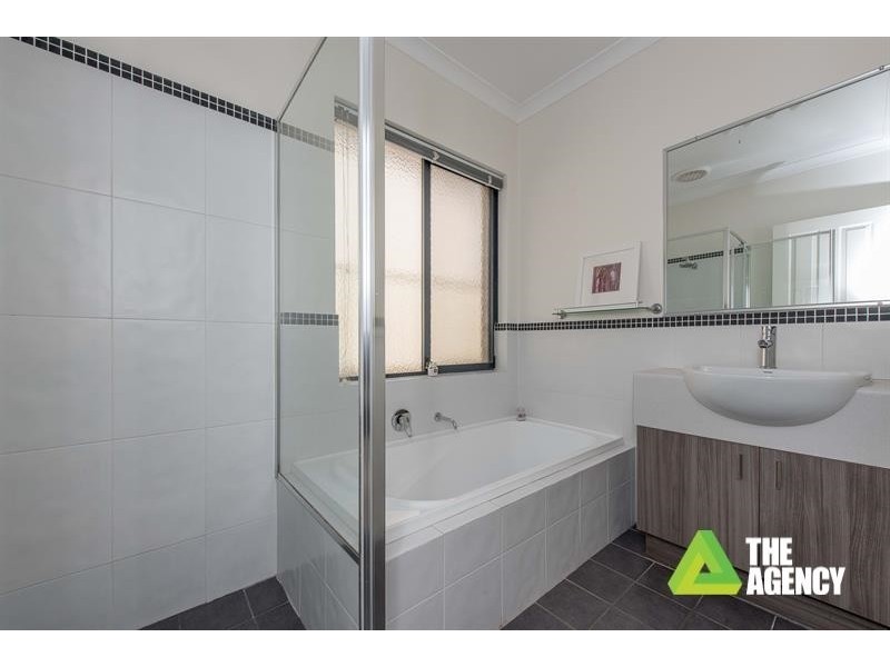 5 Laila Turn, Madeley WA 6065