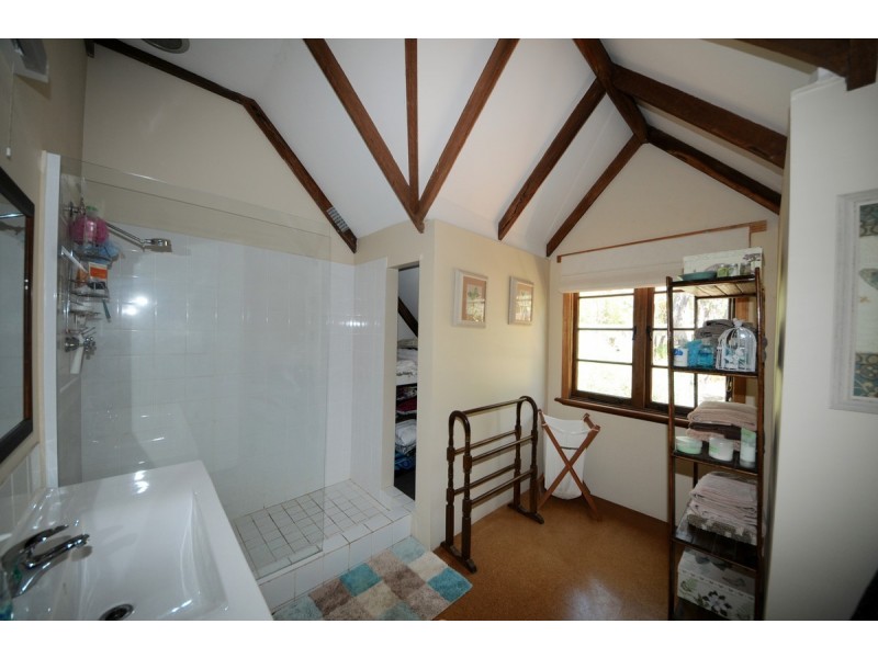 8 Clayden Street, Wooroloo WA 6558