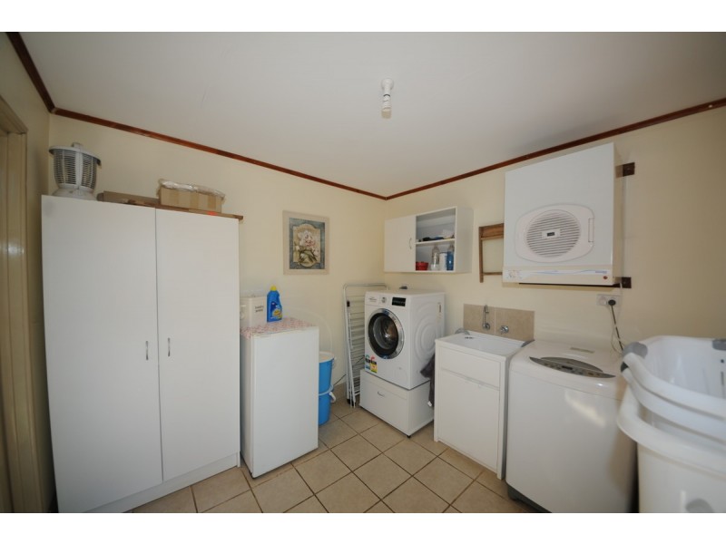 8 Clayden Street, Wooroloo WA 6558