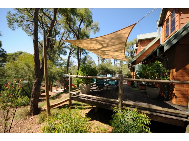 8 Clayden Street, Wooroloo WA 6558