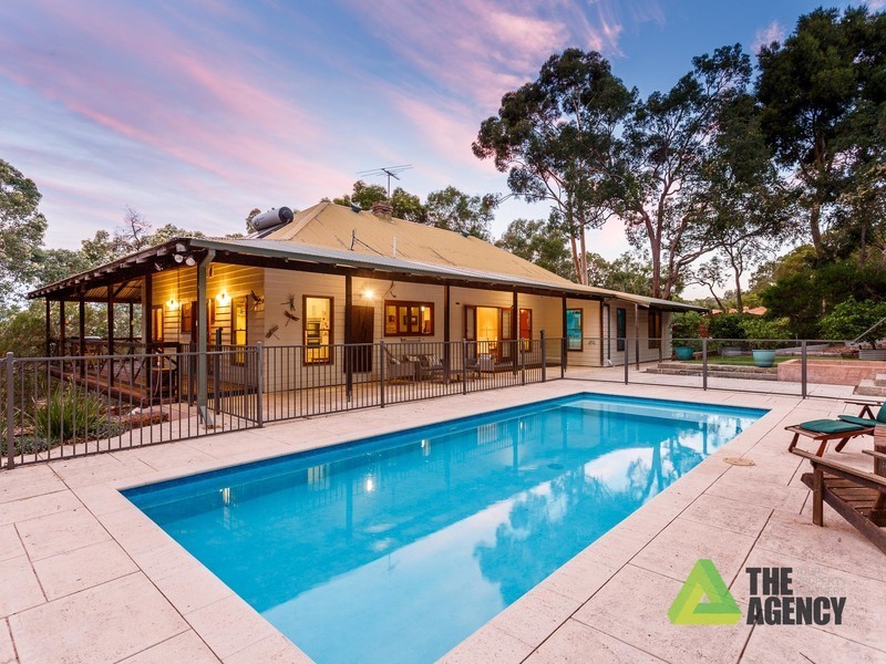 13 Coreen Way, Kalamunda WA 6076