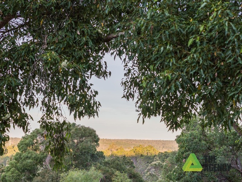 13 Coreen Way, Kalamunda WA 6076