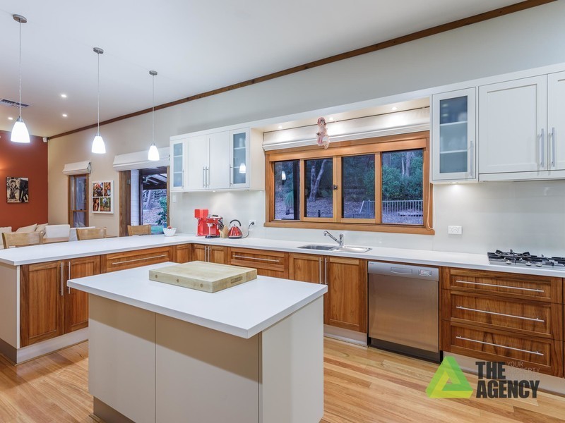 13 Coreen Way, Kalamunda WA 6076