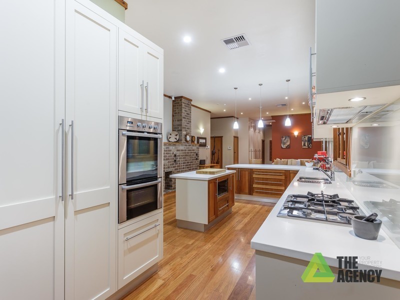 13 Coreen Way, Kalamunda WA 6076