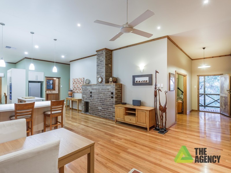 13 Coreen Way, Kalamunda WA 6076