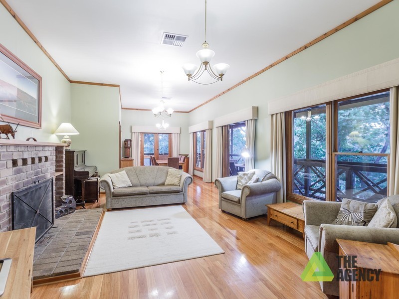 13 Coreen Way, Kalamunda WA 6076