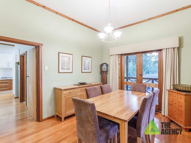 13 Coreen Way, Kalamunda WA 6076