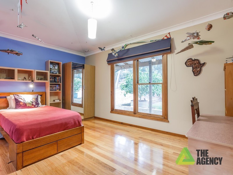 13 Coreen Way, Kalamunda WA 6076