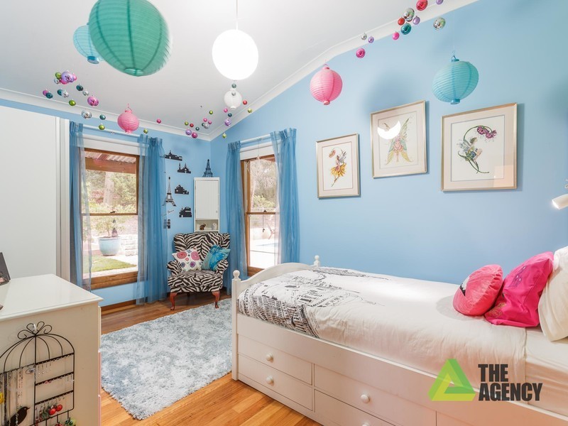 13 Coreen Way, Kalamunda WA 6076