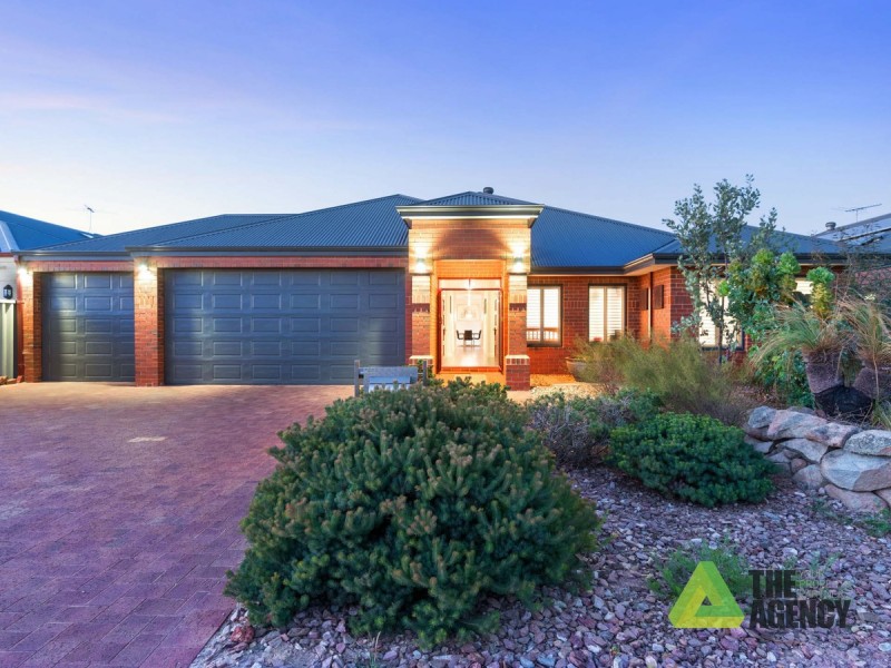 9 Tuckeroo Parade, Helena Valley WA 6056