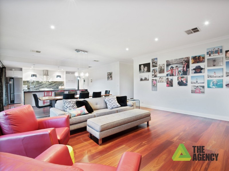 9 Tuckeroo Parade, Helena Valley WA 6056