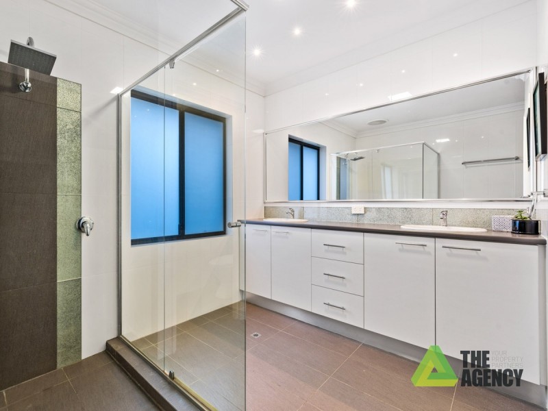 9 Tuckeroo Parade, Helena Valley WA 6056