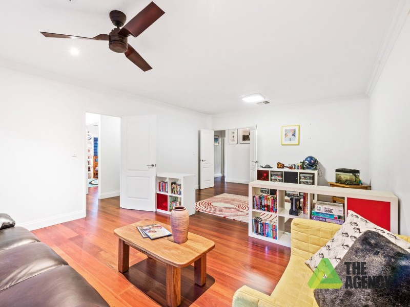 9 Tuckeroo Parade, Helena Valley WA 6056