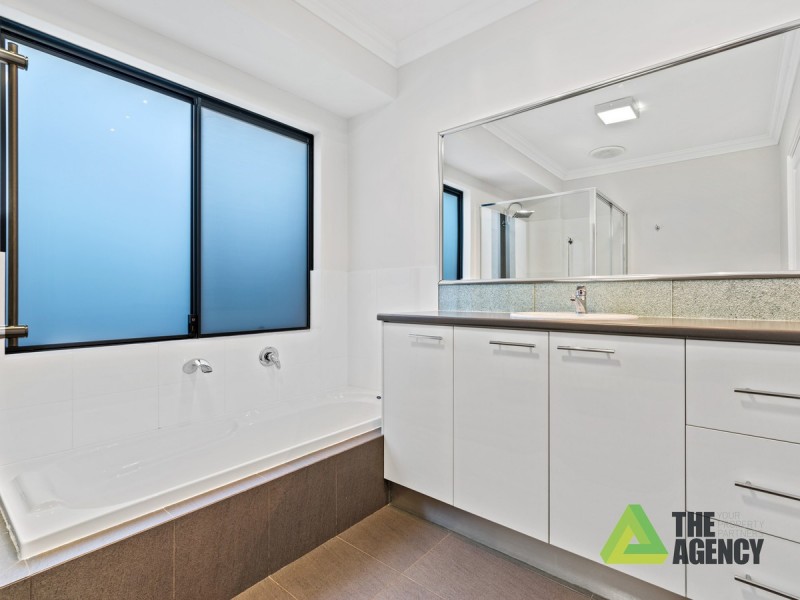 9 Tuckeroo Parade, Helena Valley WA 6056