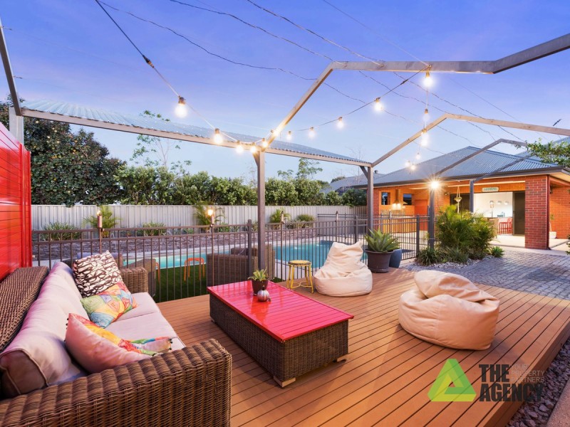 9 Tuckeroo Parade, Helena Valley WA 6056