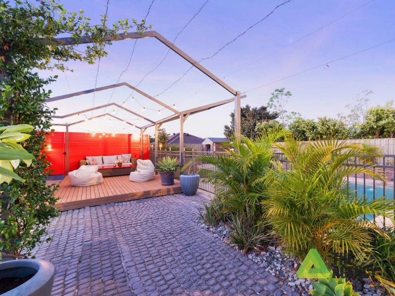 9 Tuckeroo Parade, Helena Valley WA 6056