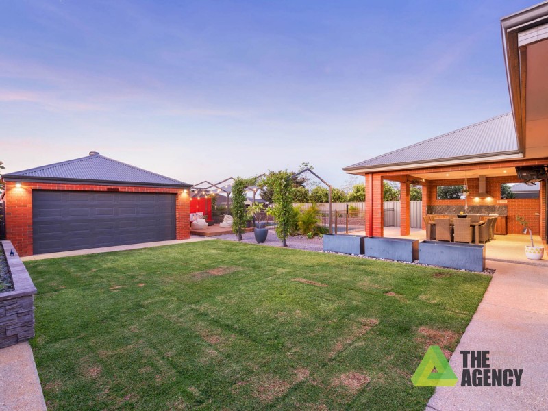 9 Tuckeroo Parade, Helena Valley WA 6056