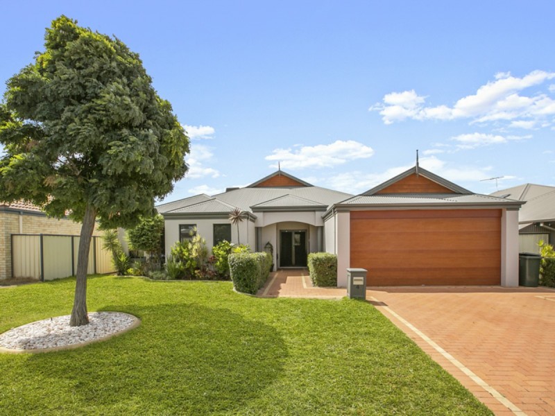 4 Montgomery Drive, Success WA 6164