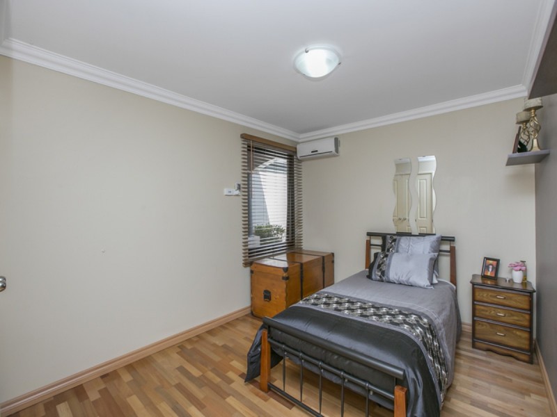 4 Montgomery Drive, Success WA 6164