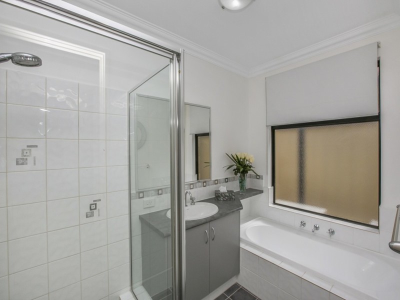 4 Montgomery Drive, Success WA 6164