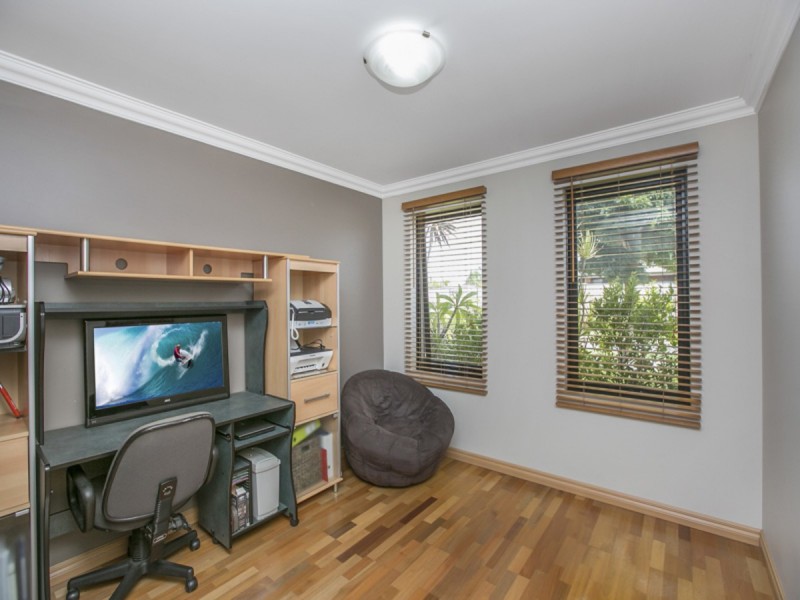 4 Montgomery Drive, Success WA 6164