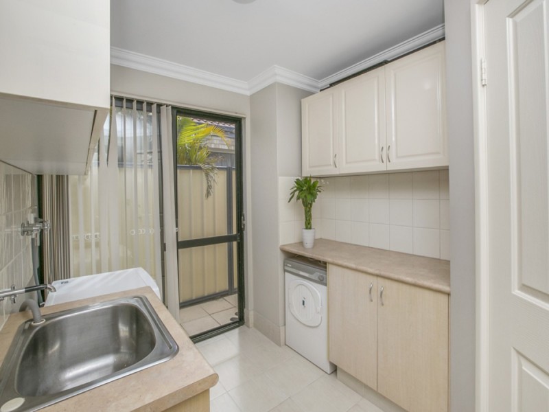 4 Montgomery Drive, Success WA 6164