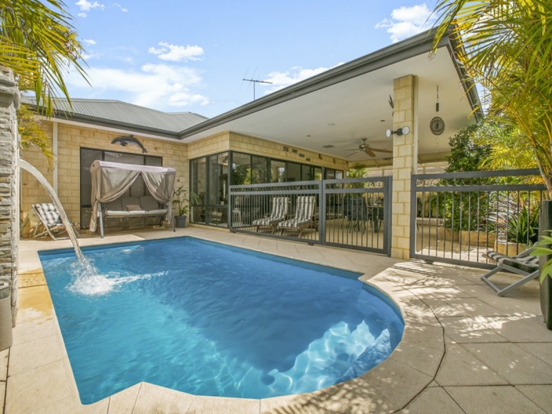 4 Montgomery Drive, Success WA 6164