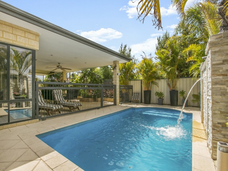 4 Montgomery Drive, Success WA 6164