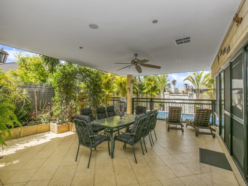 4 Montgomery Drive, Success WA 6164