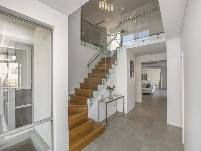 34 Pantheon Avenue, North Coogee WA 6163