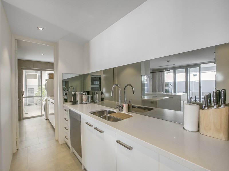 34 Pantheon Avenue, North Coogee WA 6163